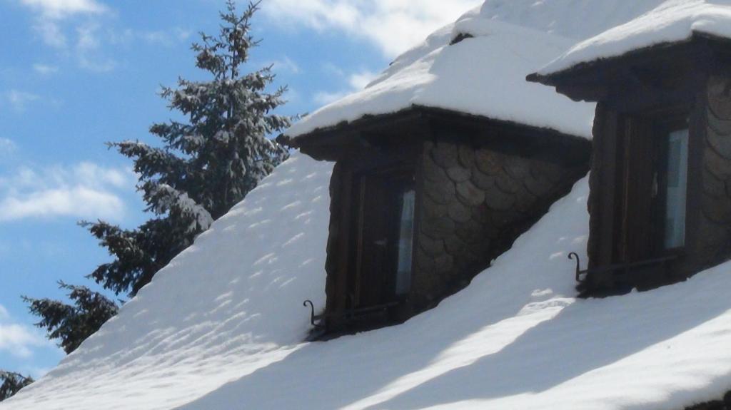 Hotel Logis Le Relais De La Poste Neuvéglise Εξωτερικό φωτογραφία